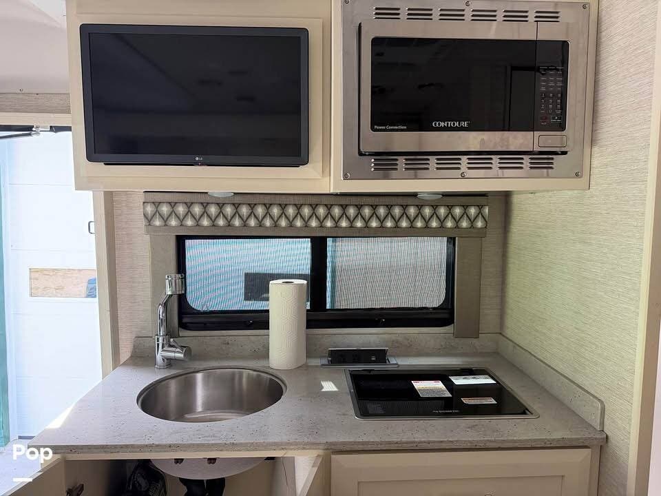 2023 Wayfarer 25TW by Tiffin from Pop RVs in Sparta, Wisconsin