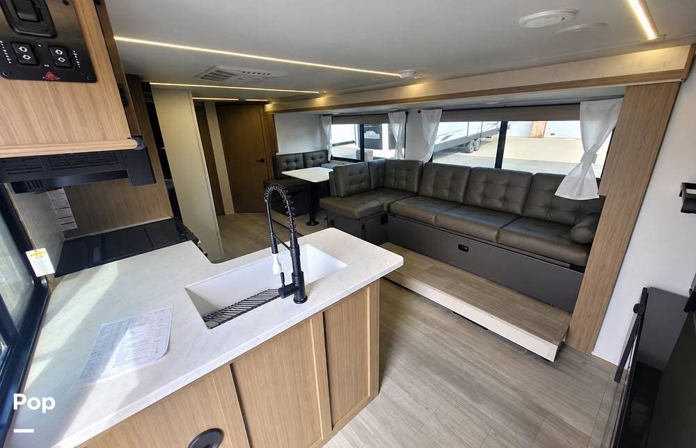 2025 Forest River Salem Cruise-Lite Series M-273QBXL - Used Travel Trailer For Sale by Pop RVs in New Canaan, Connecticut features Slideout