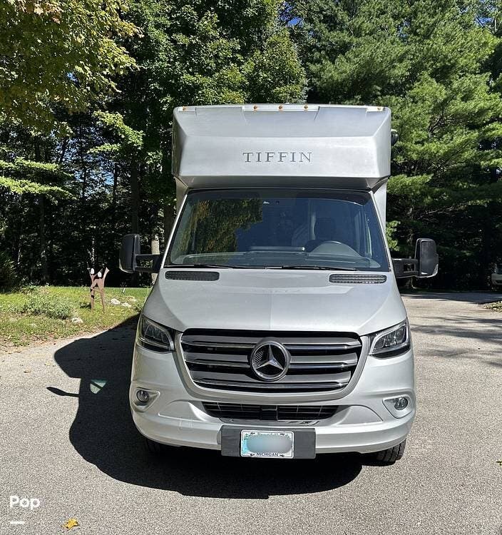 2023 Wayfarer 25RW by Tiffin from Pop RVs in Maple City, Michigan