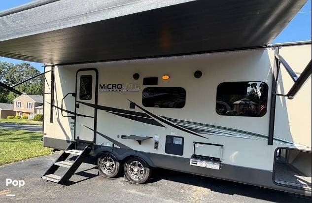 Used 2022 Forest River Flagstaff Micro Lite 25FBLS available in Appomattox, Virginia