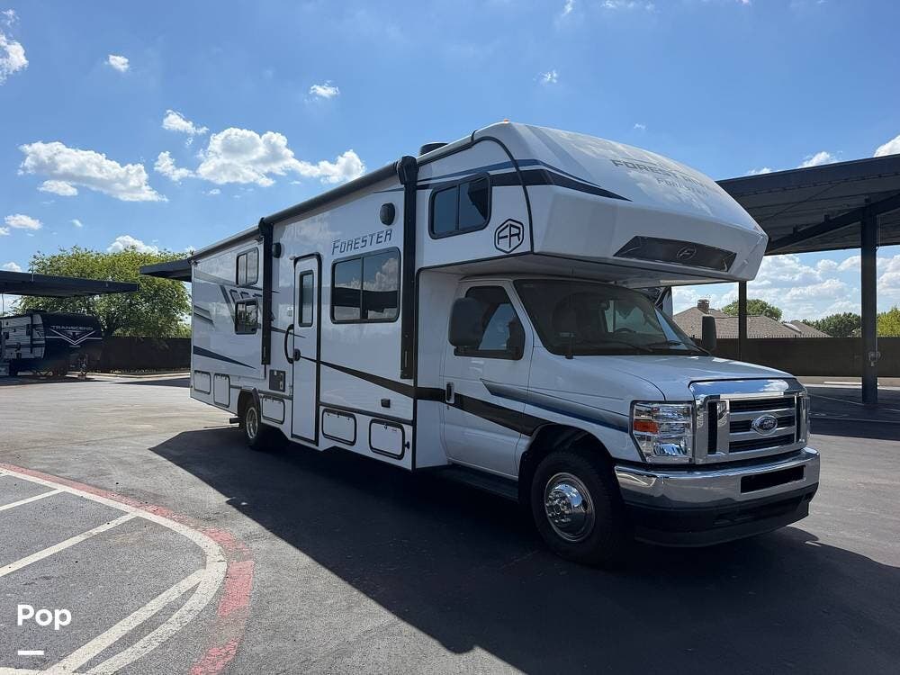 2025 Forest River Forester LE 3251DS - Used Class C For Sale by Pop RVs in Wylie, Texas features Slideout, Awning, Leveling Jacks, Air Conditioning, Generator