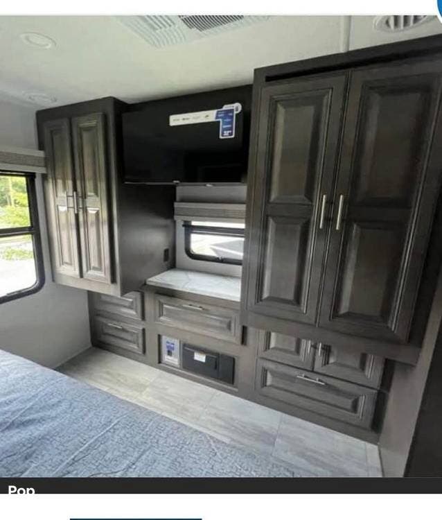 2025 Forest River Georgetown G5 31L5 - Used Class A For Sale by Pop RVs in Blue Ridge, Georgia features Slideout