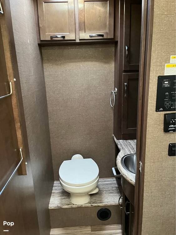 2016 A.C.E. 30.1 by Thor Motor Coach from Pop RVs in Vero Beach, Florida