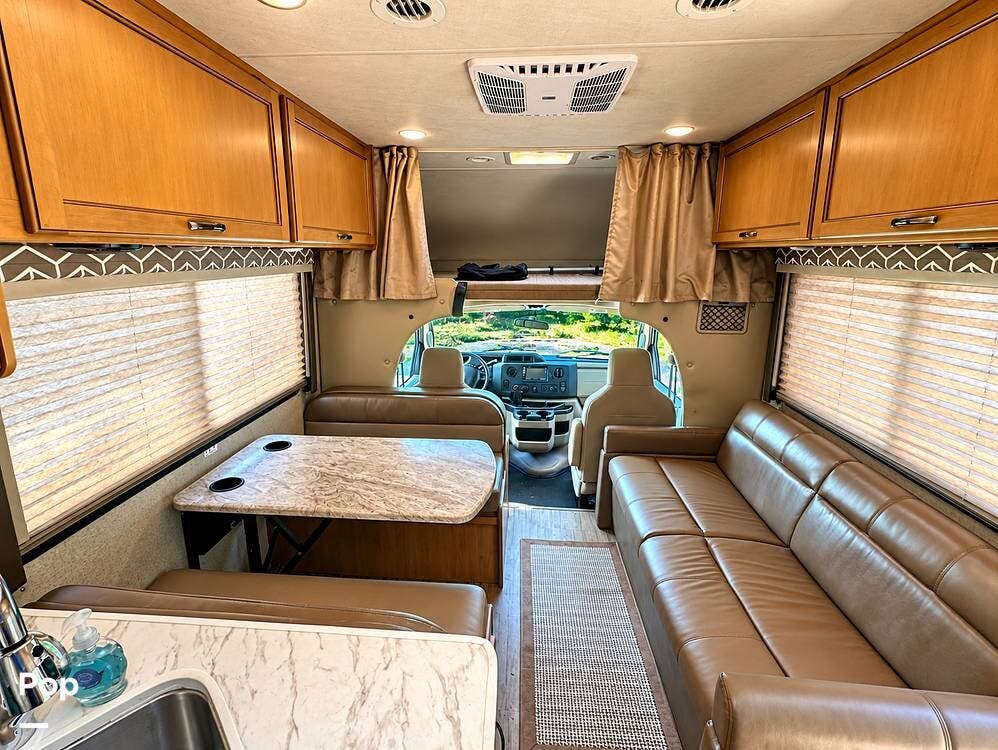 2020 Thor Motor Coach Daybreak 26DB - Used Class C For Sale by Pop RVs in Lawrenceburg, Tennessee features Air Conditioning, Generator, Slideout, Awning