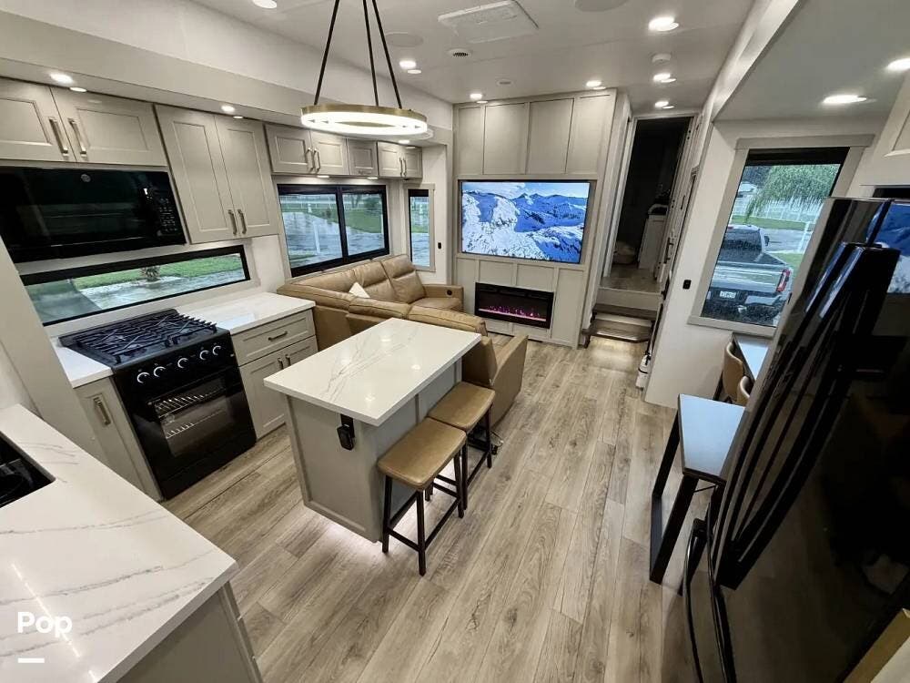 2025 Miscellaneous Brinkley Model G 3250 - Used Fifth Wheel For Sale by Pop RVs in Tampa, Florida features Slideout