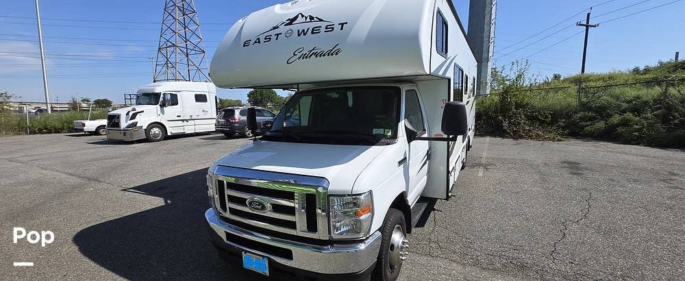 2024 East to West Entrada 2700NS - Used Class C For Sale by Pop RVs in Elizabeth, New Jersey features Awning, Generator, Air Conditioning