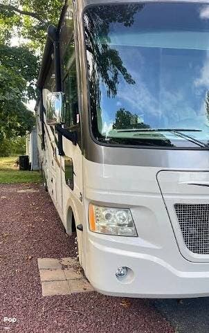 2014 Coachmen Mirada 35BH - Used Class A For Sale by Pop RVs in Bath, Pennsylvania features Slideout, Air Conditioning, Generator, Awning