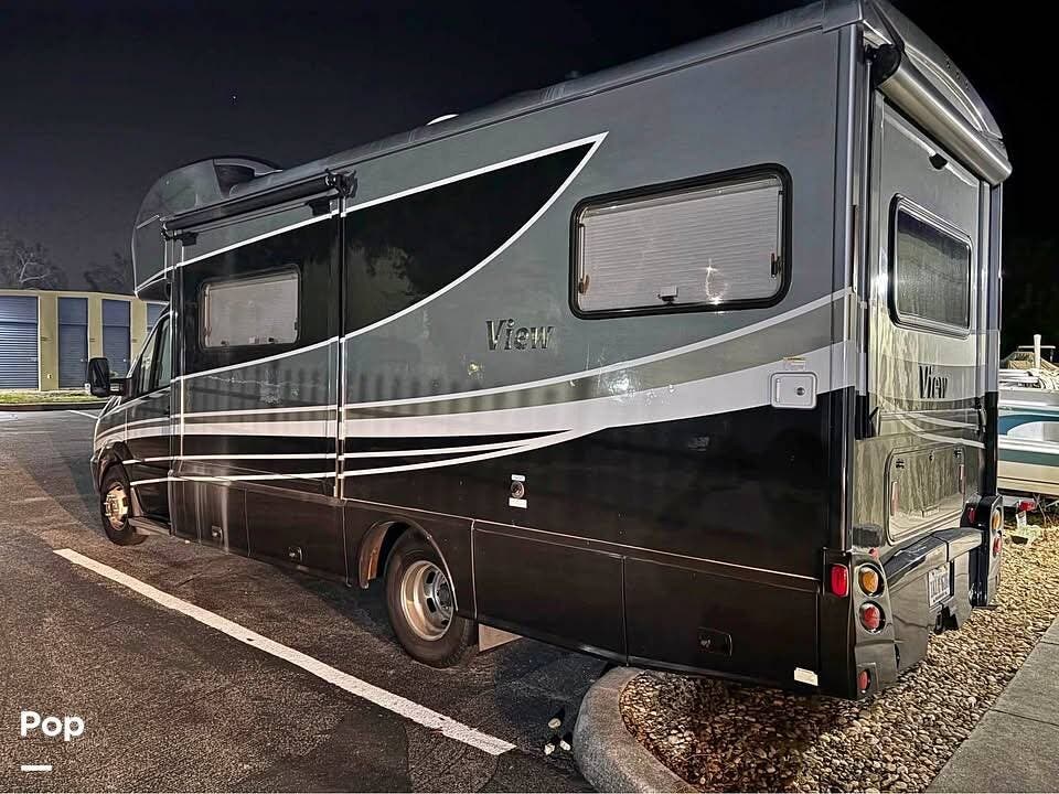 2018 Winnebago View 24G - Used Class C For Sale by Pop RVs in Bradenton, Florida features Slideout