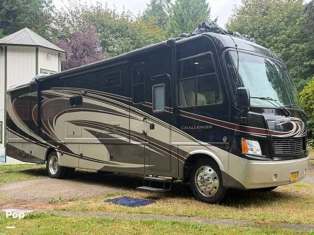 2013 Thor Motor Coach Challenger 37DT - Used Class A For Sale by Pop RVs in Gig Harbor, Washington features Slideout