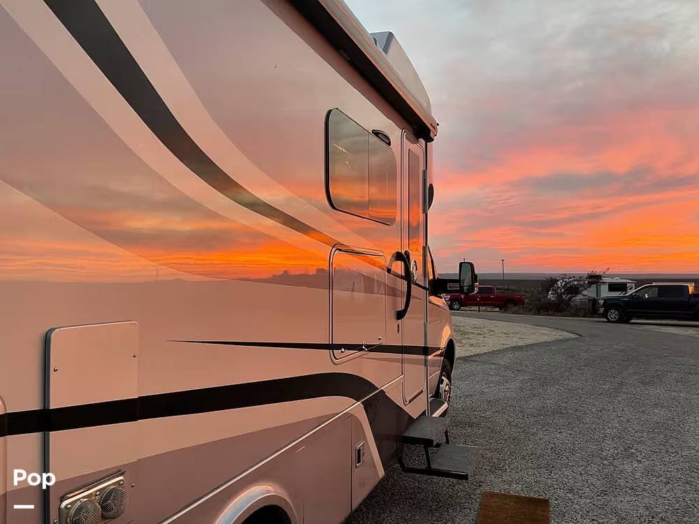 2021 Tiffin Wayfarer 25LW - Used Class C For Sale by Pop RVs in Fairhope, Alabama features Air Conditioning, Slideout