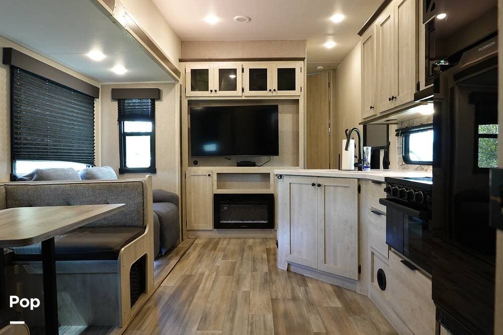 2024 Cardinal 41DS by Forest River from Pop RVs in New Braunfels, Texas