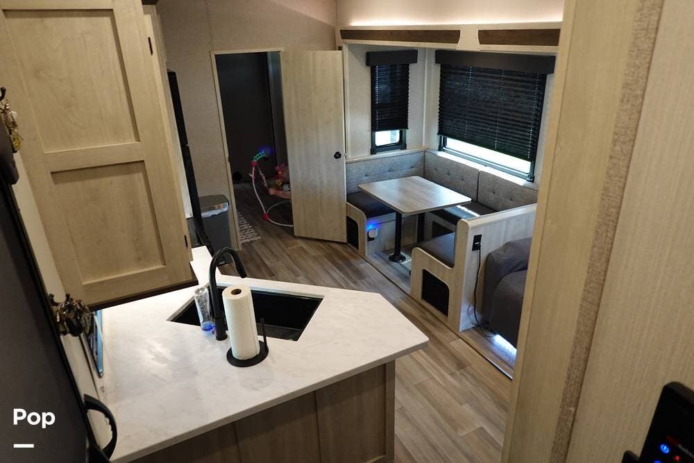 2024 Forest River Cardinal 41DS - Used Fifth Wheel For Sale by Pop RVs in New Braunfels, Texas features Slideout, Awning, Leveling Jacks, Air Conditioning