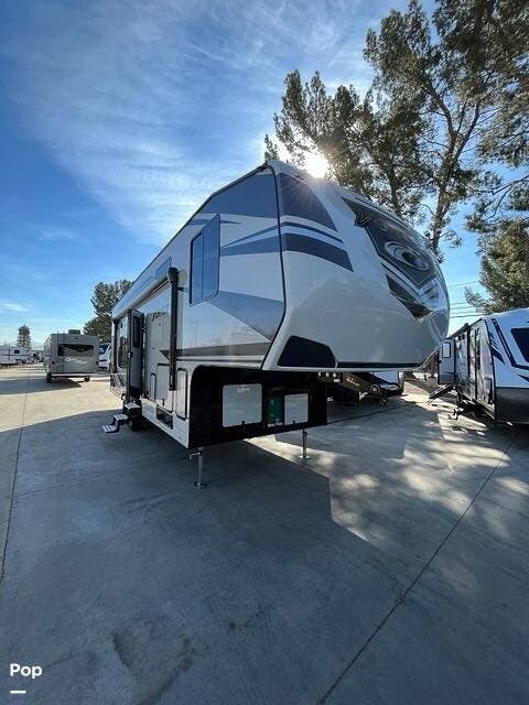 2023 Genesis Supreme Genesis Supreme 30GS - Used Toy Hauler For Sale by Pop RVs in Nampa, Idaho features Slideout