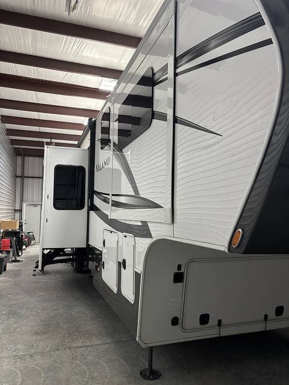 2023 Vanleigh Vilano 377FL - Used Fifth Wheel For Sale by Pop RVs in Amarillo, Texas features Slideout