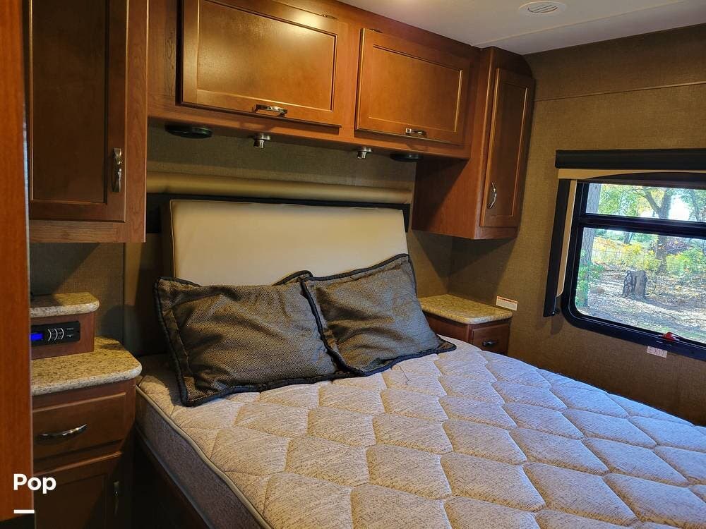 2016 Thor Motor Coach A.C.E. 30.2 - Used Class A For Sale by Pop RVs in Paradise, California features Slideout, Generator, Awning, Leveling Jacks, Air Conditioning