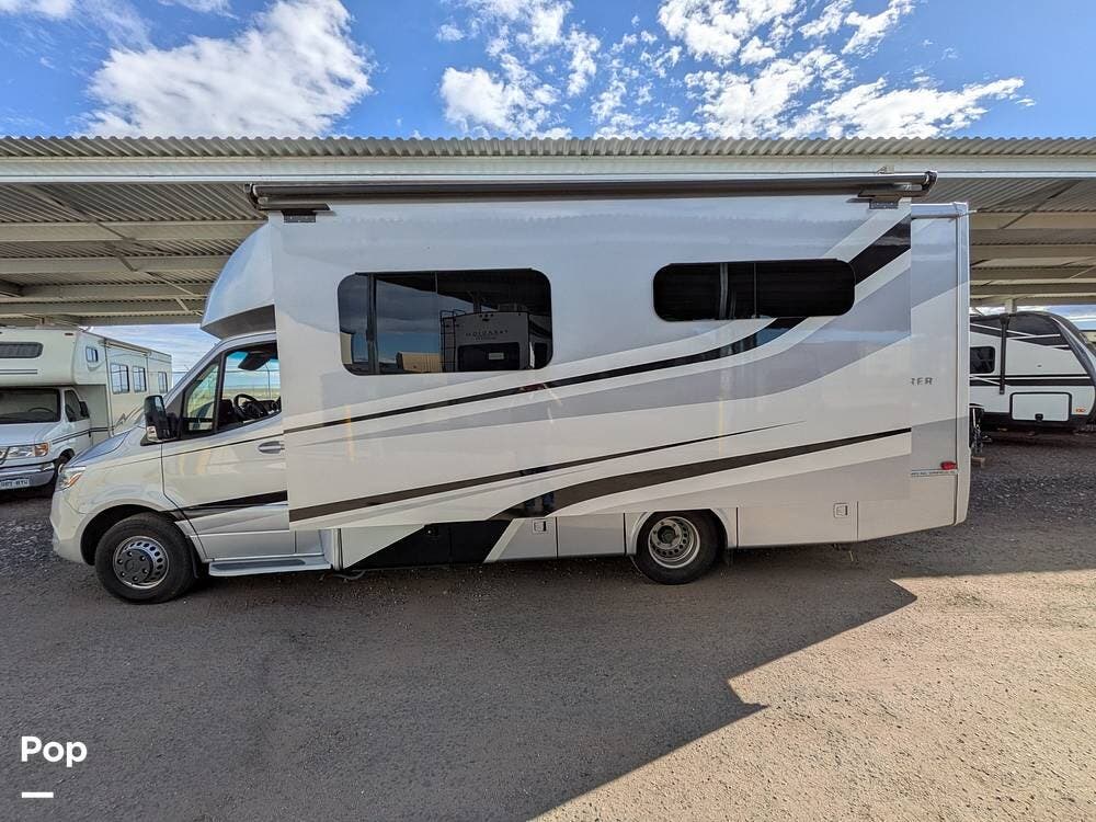 2021 Tiffin Wayfarer 25RW - Used Class C For Sale by Pop RVs in Loveland, Colorado features Leveling Jacks, Air Conditioning, Slideout, Awning, Generator