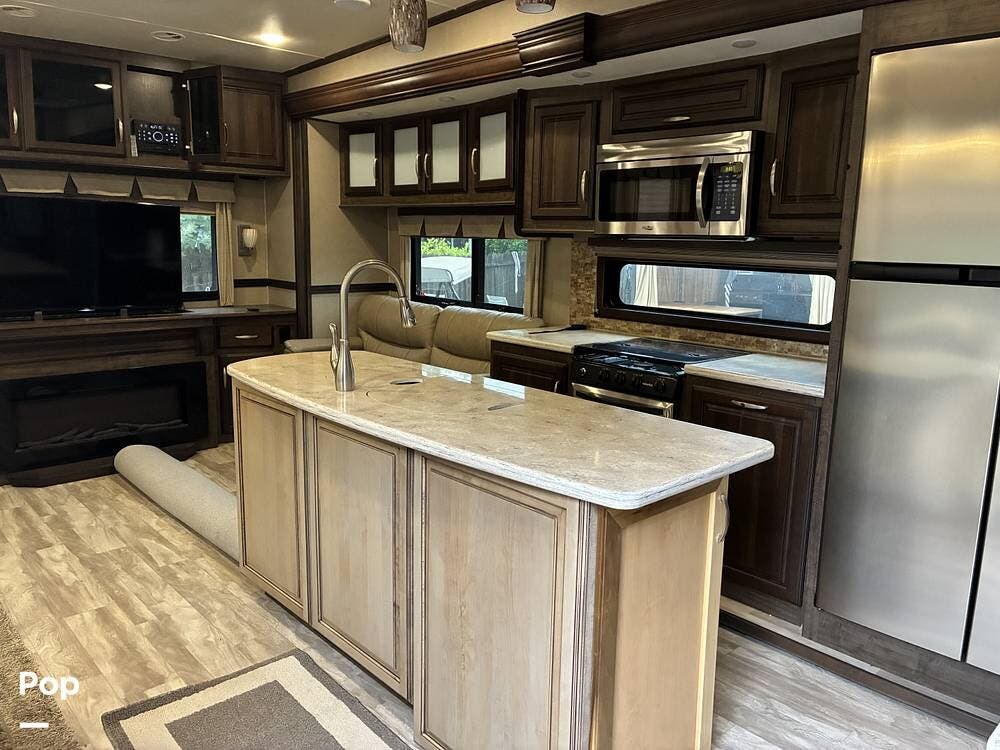 2016 Grand Design Solitude 300GK - Used Fifth Wheel For Sale by Pop RVs in Walnut Creek, California features Leveling Jacks, Awning, Slideout, Air Conditioning