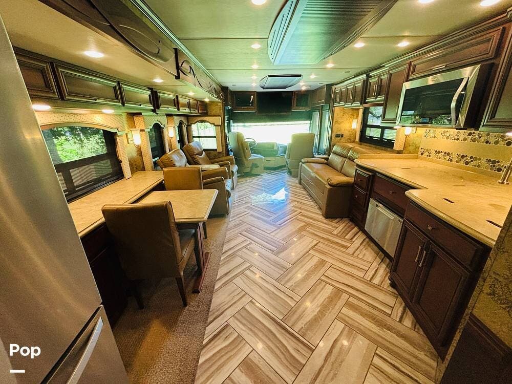 2017 Ventana 4369 by Newmar from Pop RVs in Lakeland, Florida