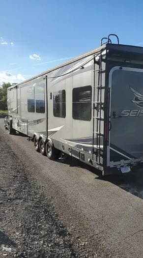 2018 Seismic 4113 by Jayco from Pop RVs in Dover, Florida
