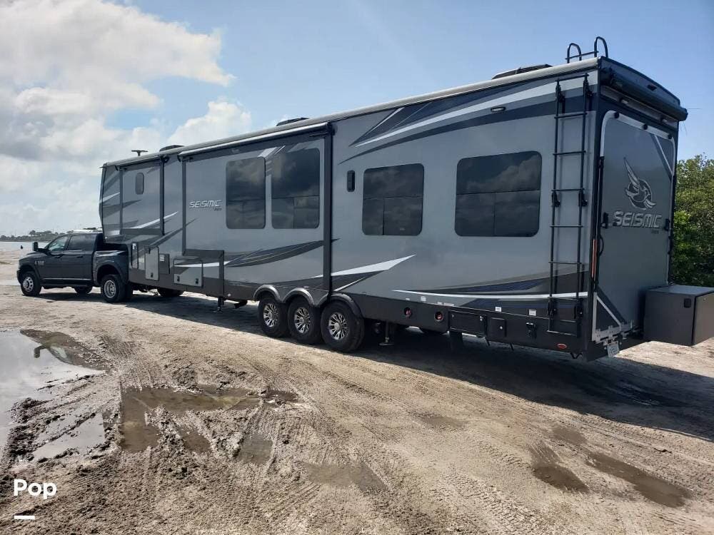 2018 Jayco Seismic 4113 - Used Toy Hauler For Sale by Pop RVs in Dover, Florida features Slideout, Air Conditioning, Leveling Jacks, Awning