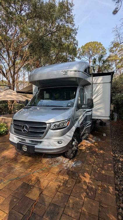 2021 Winnebago View 24D - Used Class C For Sale by Pop RVs in Shavertown, Pennsylvania features Slideout, Generator, Leveling Jacks, Air Conditioning, Awning
