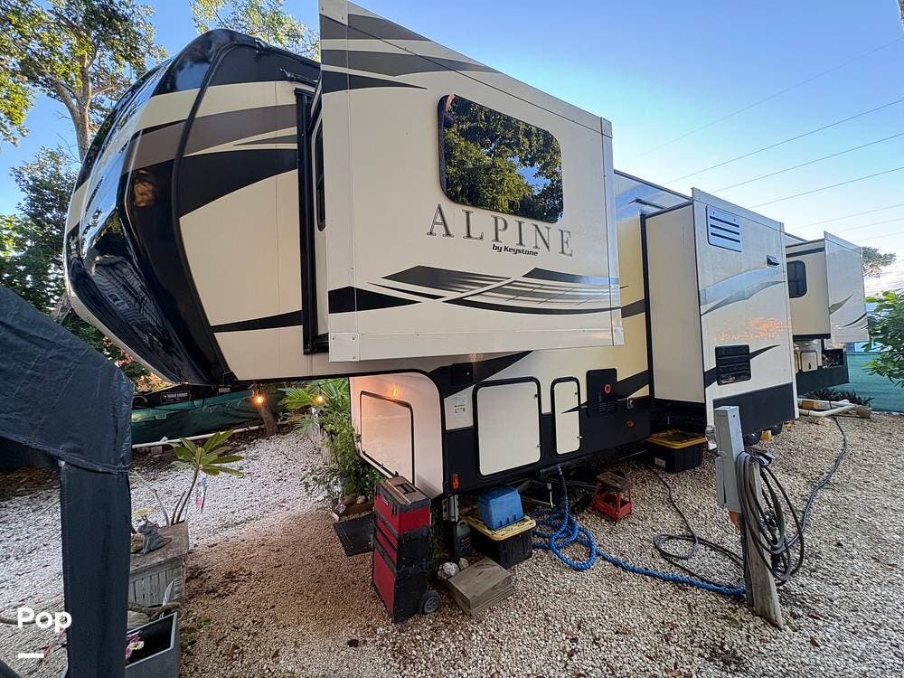 2019 Alpine 3700FL by Keystone from Pop RVs in Key Largo, Florida