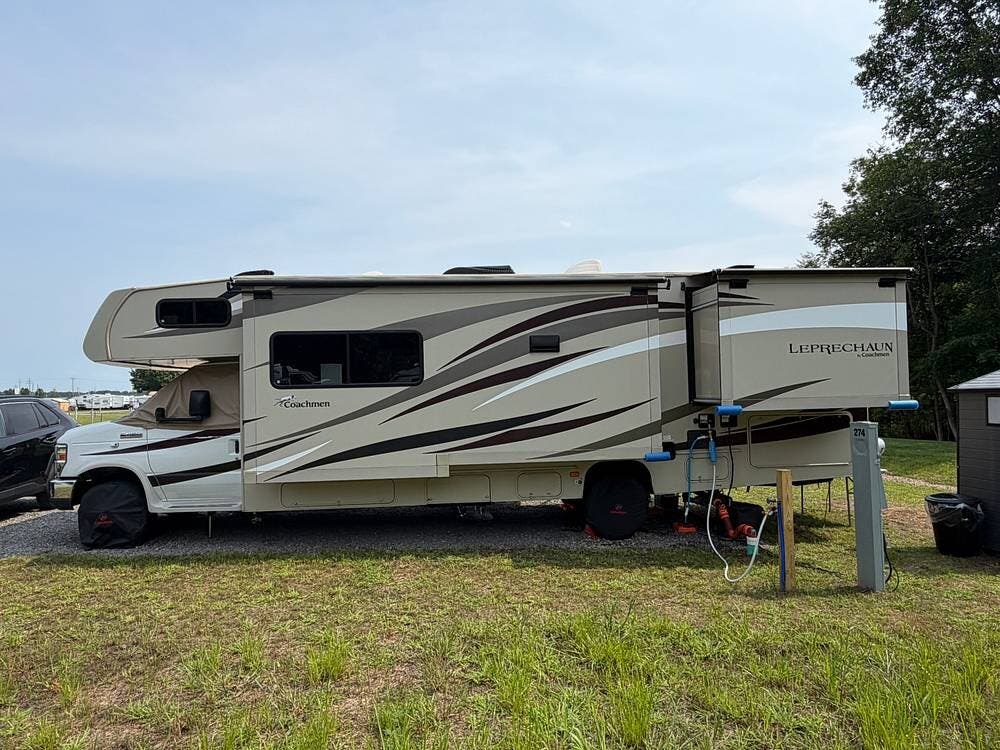 2017 Leprechaun 311FS by Coachmen from Pop RVs in Conneaut, Pennsylvania