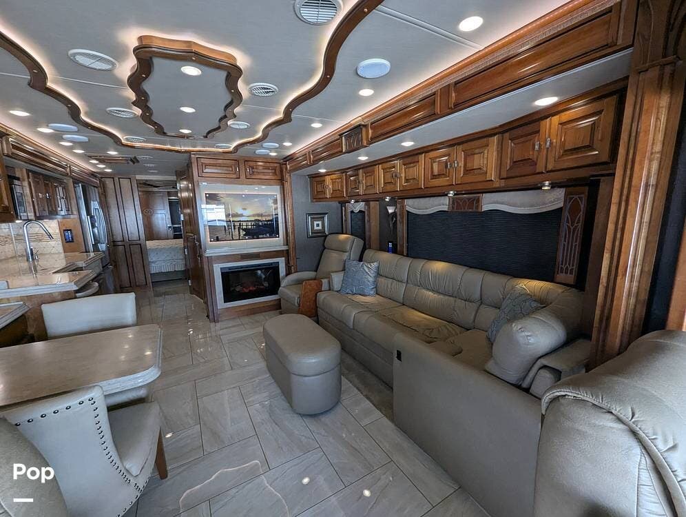 2016 Tiffin Allegro Bus 40AP - Used Diesel Pusher For Sale by Pop RVs in Parrish, Florida features Leveling Jacks, Generator, Slideout, Air Conditioning, Awning