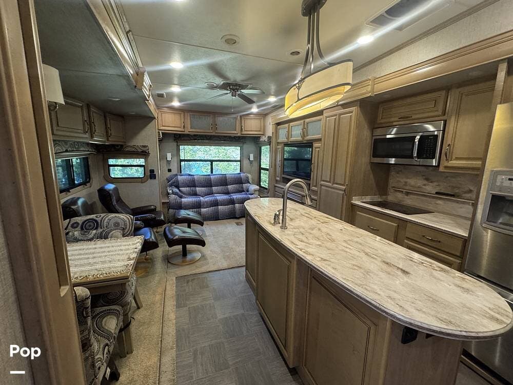 2015 CrossRoads Redwood 38GK - Used Fifth Wheel For Sale by Pop RVs in Southside, Alabama features Awning, Slideout, Air Conditioning, Leveling Jacks