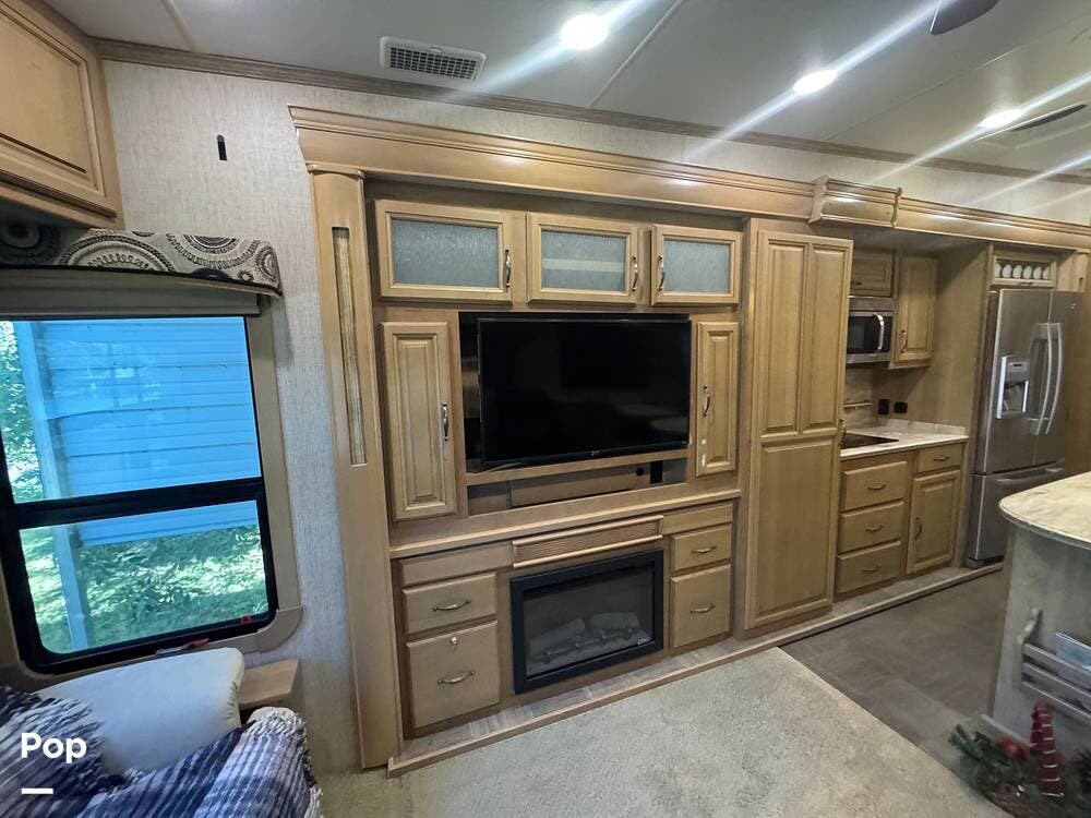 Used 2015 CrossRoads Redwood 38GK available in Southside, Alabama