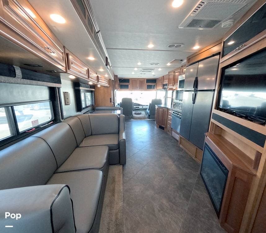 2015 Fleetwood Southwind 34A - Used Class A For Sale by Pop RVs in Chino, California features Generator, Leveling Jacks, Slideout, Air Conditioning, Awning
