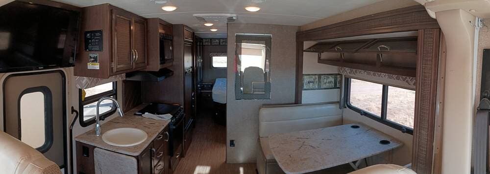 2017 Thor Motor Coach Axis 25.4 - Used Class A For Sale by Pop RVs in Silt, Colorado features Slideout, Awning, Generator, Air Conditioning