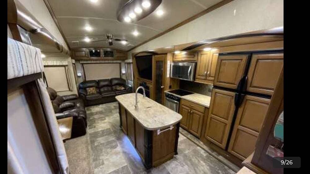 2018 Forest River Cedar Creek 36CK2 - Used Fifth Wheel For Sale by Pop RVs in Atascadero, California features Slideout, Generator, Leveling Jacks, Air Conditioning, Awning