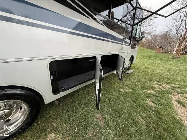 2022 Adventurer 29b by Winnebago from Pop RVs in Downingtown, Pennsylvania