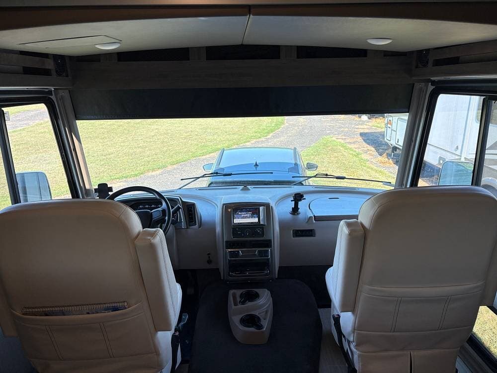 2022 Adventurer 35F by Winnebago from Pop RVs in Moneta, Virginia