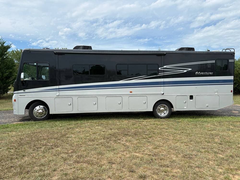 2022 Winnebago Adventurer 35F - Used Class A For Sale by Pop RVs in Moneta, Virginia features Slideout, Generator, Leveling Jacks, Awning, Air Conditioning
