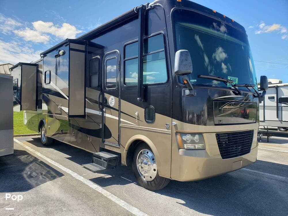 2010 Tiffin Allegro Open Road 34TGA - Used Class A For Sale by Pop RVs in Summerfield, Florida features Awning, Slideout