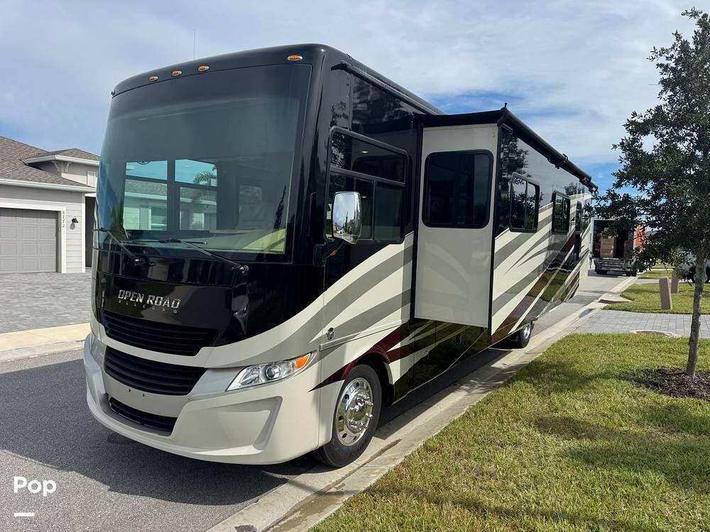 2019 Tiffin Allegro Open Road 36LA - Used Class A For Sale by Pop RVs in Englewood, Florida features Slideout, Generator, Awning, Air Conditioning, Leveling Jacks