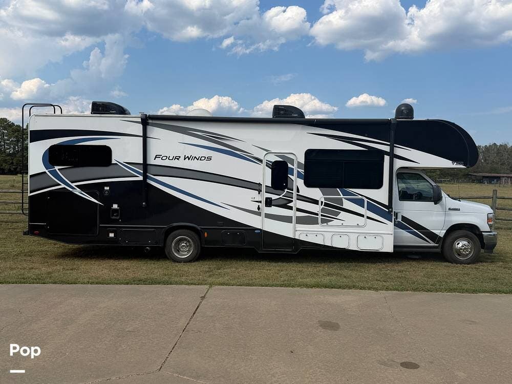 Used 2022 Thor Motor Coach Four Winds 31W available in De Berry, Texas