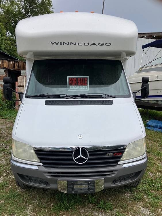 2006 Winnebago View 23H - Used Class C For Sale by Pop RVs in Burnham, Illinois features Slideout