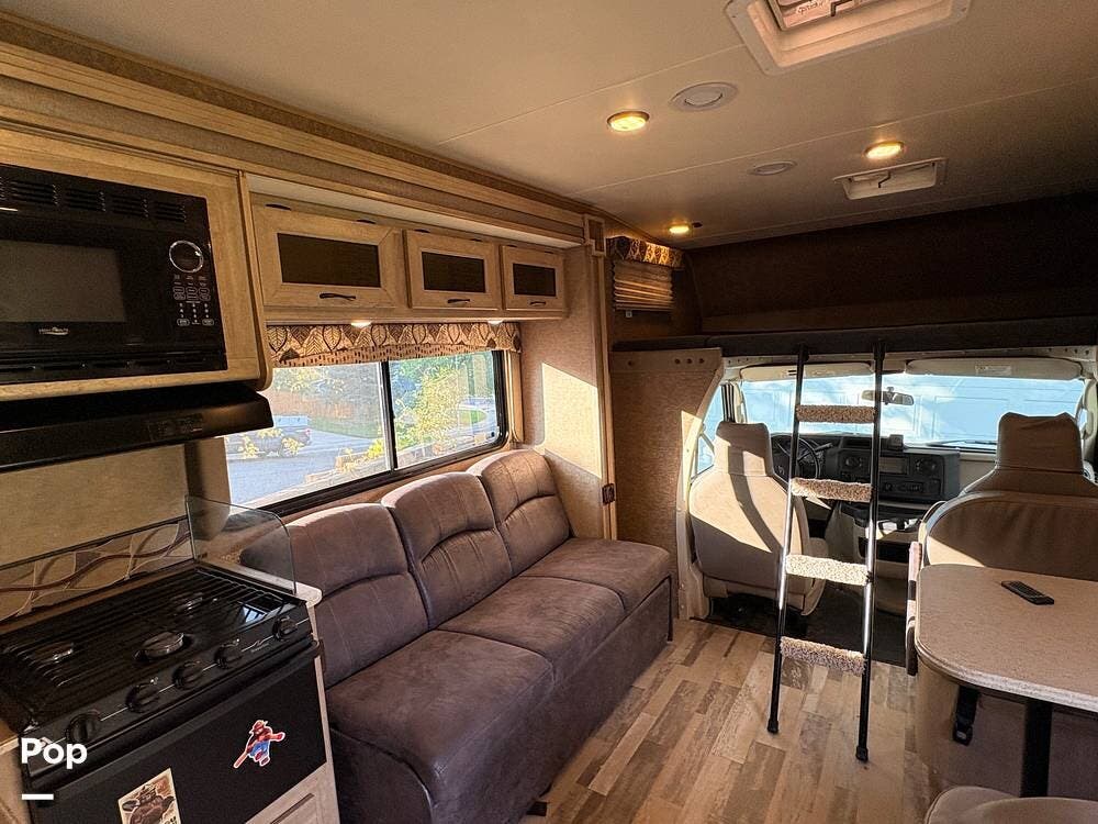 2016 Coachmen Freelander 29KS - Used Class C For Sale by Pop RVs in Arvada, Colorado features Air Conditioning, Slideout, Generator, Awning