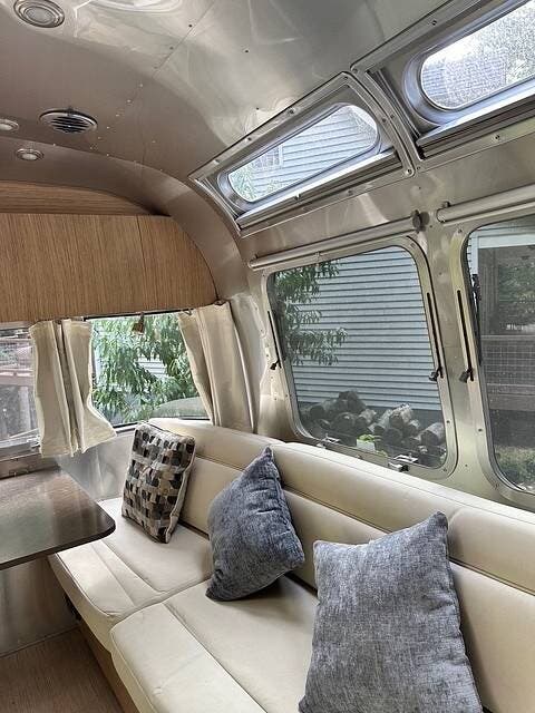 2019 Flying Cloud 25FB Queen by Airstream from Pop RVs in Black Mountain, North Carolina