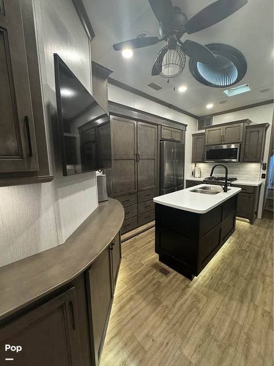 2023 Forest River RiverStone Legacy 442MC - Used Fifth Wheel For Sale by Pop RVs in Whitesboro, Texas features Awning, Air Conditioning, Slideout, Leveling Jacks