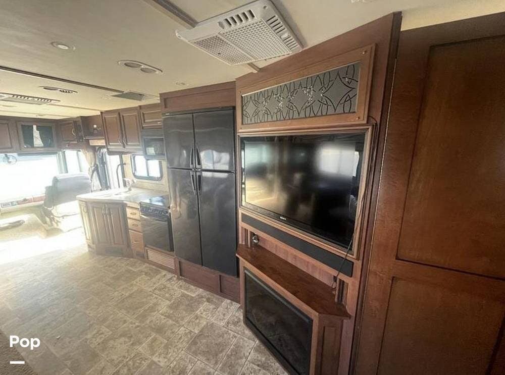2012 Bounder 33C by Fleetwood from Pop RVs in Hopewell, New Jersey