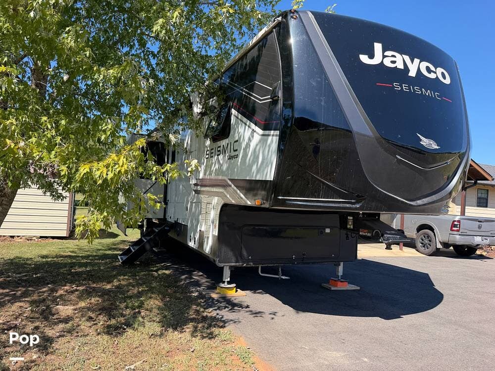 2026 Jayco Seismic 395 - Used Toy Hauler For Sale by Pop RVs in Marshall, Texas features Leveling Jacks, Slideout, Air Conditioning, Awning, Generator