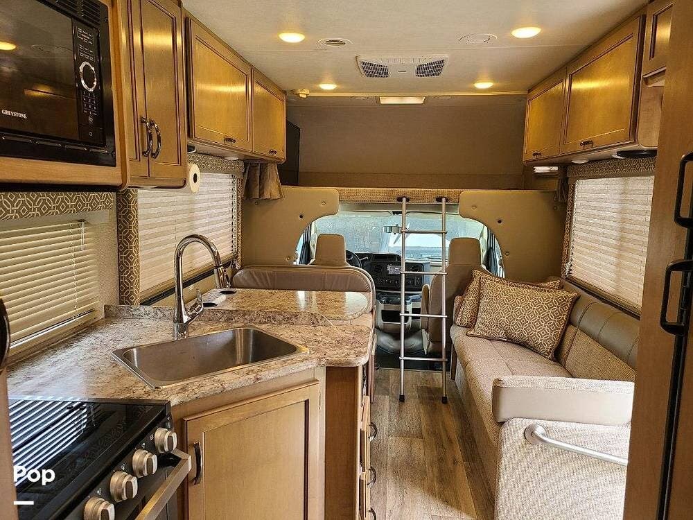 2019 Thor Motor Coach Freedom Elite 26HE - Used Class C For Sale by Pop RVs in Evans, Georgia features Air Conditioning, Generator, Slideout