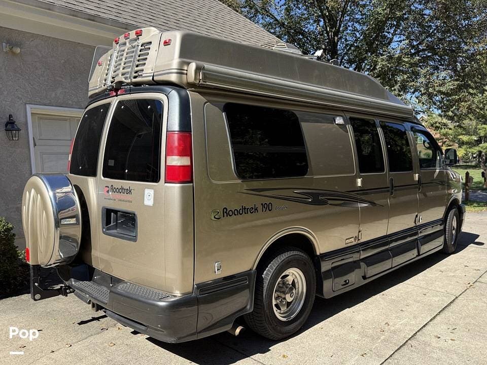 2009 Roadtrek Popular 190 - Used Class B For Sale by Pop RVs in Columbus, Ohio features Air Conditioning, Generator, Awning