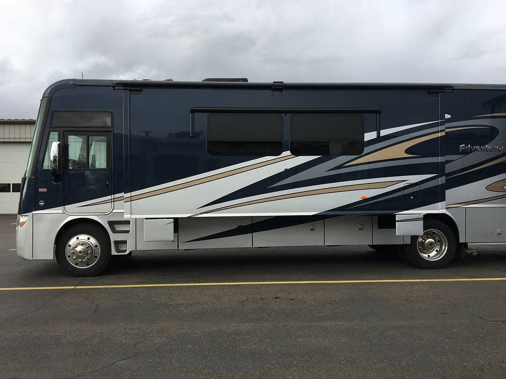 2014 Adventurer 38Q by Winnebago from Pop RVs in Vancouver, Washington