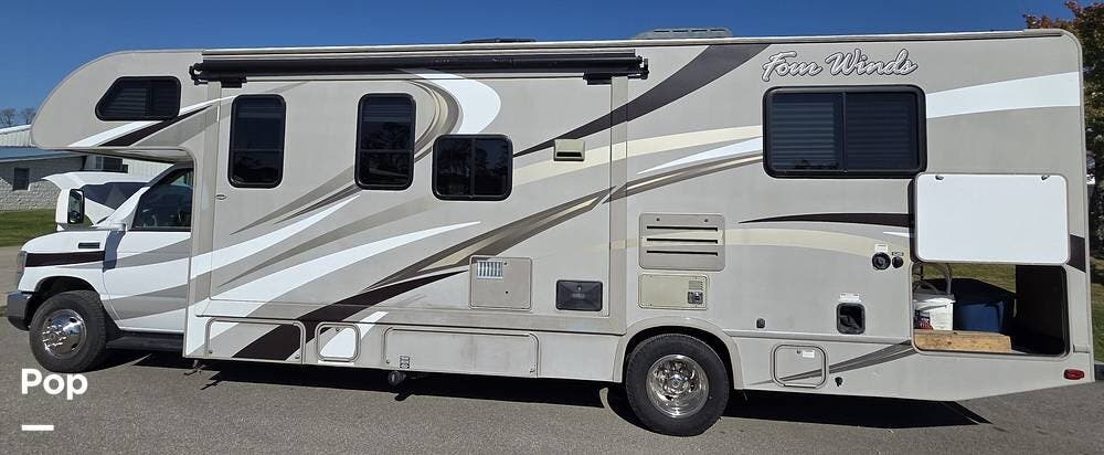 2016 Four Winds 28Z by Thor Motor Coach from Pop RVs in Hinckley, Ohio