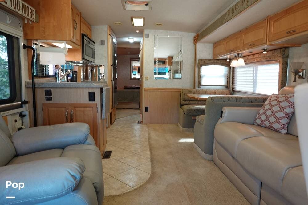 2005 Suncruiser 35U by Itasca from Pop RVs in Dripping Springs, Texas